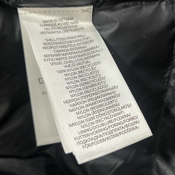 POLO RALPH LAUREN • Men's Packable Quilted Jacket - Picture 14 of 15